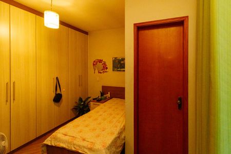 Casa à venda com 235m², 3 quartos e 4 vagasSuíte 3