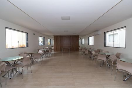 Apartamento à venda com 46m², 2 quartos e 1 vaga Apartamento à venda com 46m², 2 quartos e 1 vagaÁrea comum - Salão de festas