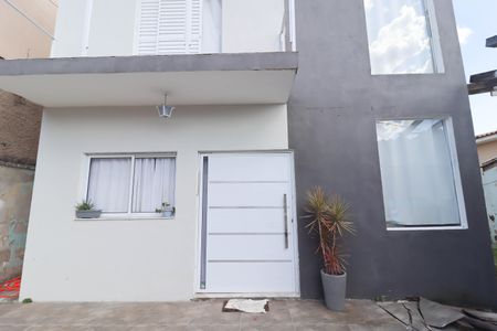 Casa à venda com 304m², 3 quartos e 2 vagas Casa à venda com 304m², 3 quartos e 2 vagasFachada