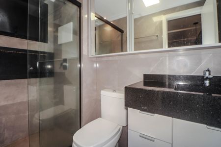 Apartamento à venda com 58m², 2 quartos e 2 vagas Apartamento à venda com 58m², 2 quartos e 2 vagasBanheiro da Suíte