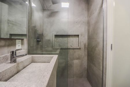 Apartamento à venda com 58m², 2 quartos e 2 vagas Apartamento à venda com 58m², 2 quartos e 2 vagasBanheiro Social