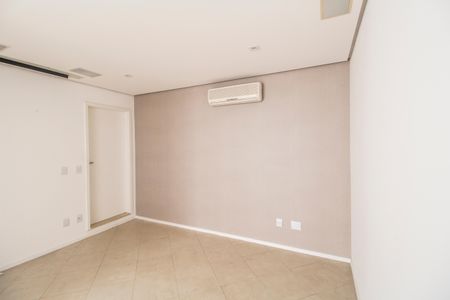 Casa de condomínio à venda com 500m², 5 quartos e 6 vagasSala de TV