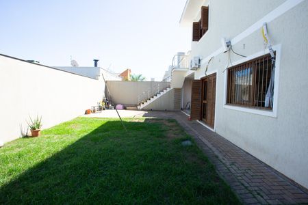 Casa à venda com 272m², 4 quartos e 2 vagas Casa à venda com 272m², 4 quartos e 2 vagasÁrea Externa