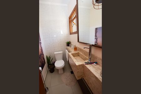 Casa à venda com 272m², 4 quartos e 2 vagas Casa à venda com 272m², 4 quartos e 2 vagasLavabo