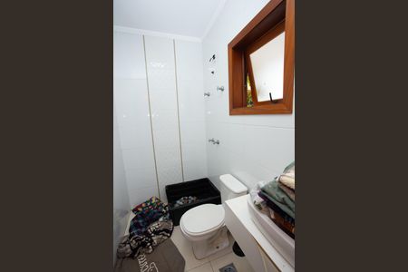 Casa à venda com 272m², 4 quartos e 2 vagas Casa à venda com 272m², 4 quartos e 2 vagasBanheiro