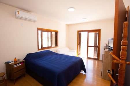 Casa à venda com 272m², 4 quartos e 2 vagas Casa à venda com 272m², 4 quartos e 2 vagasQuarto 2