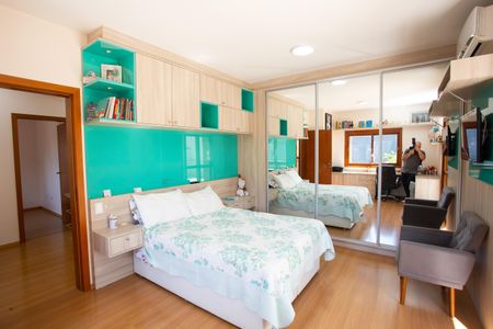 Casa à venda com 272m², 4 quartos e 2 vagas Casa à venda com 272m², 4 quartos e 2 vagasQuarto 4