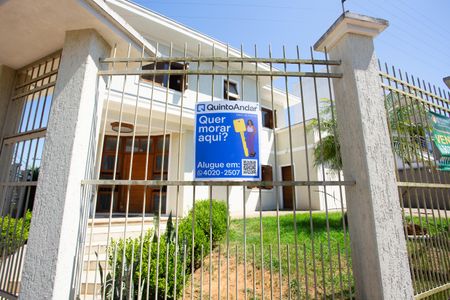 Casa à venda com 272m², 4 quartos e 2 vagas Casa à venda com 272m², 4 quartos e 2 vagasPlaca