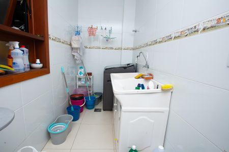 Casa à venda com 272m², 4 quartos e 2 vagas Casa à venda com 272m², 4 quartos e 2 vagasÁrea de Serviço