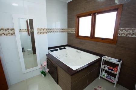 Casa à venda com 272m², 4 quartos e 2 vagas Casa à venda com 272m², 4 quartos e 2 vagasBanheiro do Quarto 2