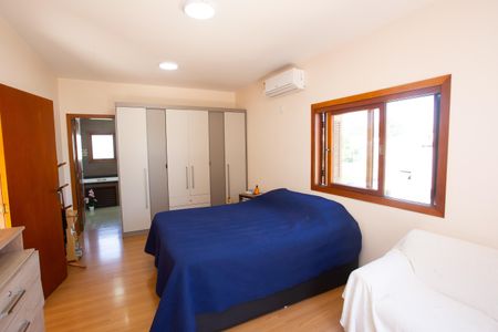 Casa à venda com 272m², 4 quartos e 2 vagas Casa à venda com 272m², 4 quartos e 2 vagasQuarto 2