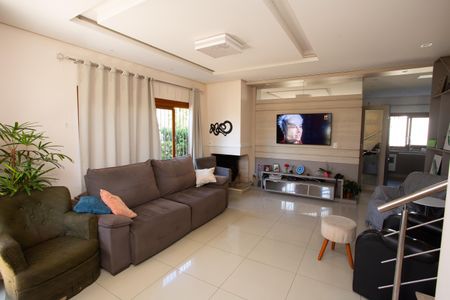 Casa à venda com 272m², 4 quartos e 2 vagas Casa à venda com 272m², 4 quartos e 2 vagasSala