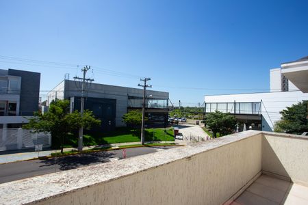 Casa à venda com 272m², 4 quartos e 2 vagas Casa à venda com 272m², 4 quartos e 2 vagasQuintal
