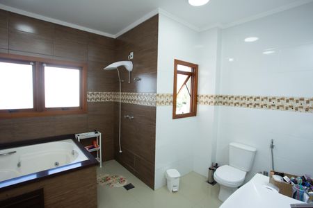 Casa à venda com 272m², 4 quartos e 2 vagas Casa à venda com 272m², 4 quartos e 2 vagasBanheiro do Quarto 2