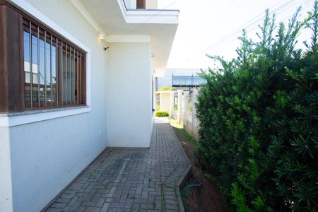 Casa à venda com 272m², 4 quartos e 2 vagas Casa à venda com 272m², 4 quartos e 2 vagasÁrea Externa