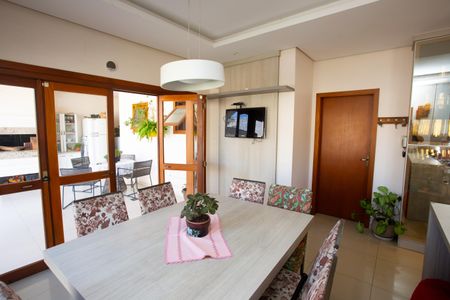 Casa à venda com 272m², 4 quartos e 2 vagas Casa à venda com 272m², 4 quartos e 2 vagasCozinha