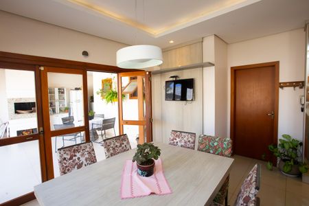 Casa à venda com 272m², 4 quartos e 2 vagas Casa à venda com 272m², 4 quartos e 2 vagasCozinha