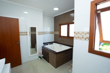 Casa à venda com 272m², 4 quartos e 2 vagas Casa à venda com 272m², 4 quartos e 2 vagasBanheiro do Quarto 2