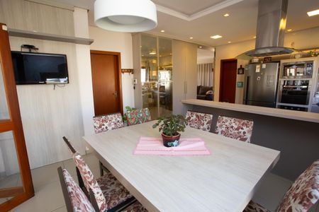 Casa à venda com 272m², 4 quartos e 2 vagas Casa à venda com 272m², 4 quartos e 2 vagasCozinha