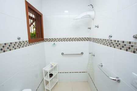 Casa à venda com 272m², 4 quartos e 2 vagas Casa à venda com 272m², 4 quartos e 2 vagasBanheiro do Quarto 1