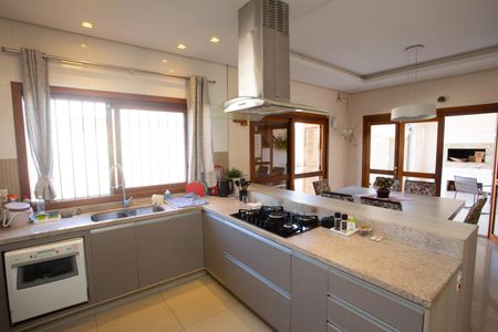 Casa à venda com 272m², 4 quartos e 2 vagas Casa à venda com 272m², 4 quartos e 2 vagasCozinha