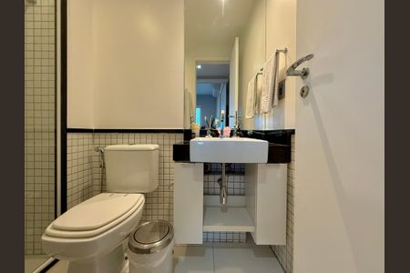 Apartamento à venda com 64m², 2 quartos e 1 vagaBanheiro Social 
