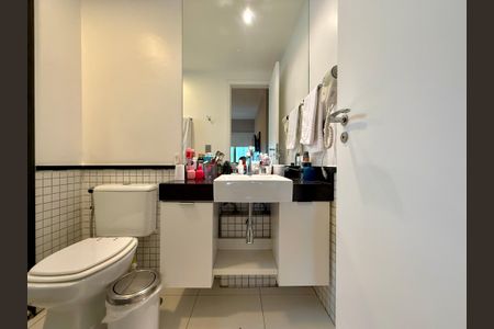 Apartamento à venda com 64m², 2 quartos e 1 vagaBanheiro Suíte 