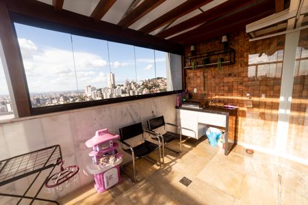 Apartamento à venda com 189m², 3 quartos e 3 vagas Apartamento à venda com 189m², 3 quartos e 3 vagasÁrea gourmet