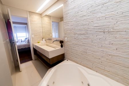 Apartamento à venda com 189m², 3 quartos e 3 vagas Apartamento à venda com 189m², 3 quartos e 3 vagasBanheiro da Suíte