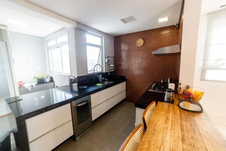 Apartamento à venda com 189m², 3 quartos e 3 vagas Apartamento à venda com 189m², 3 quartos e 3 vagasCozinha