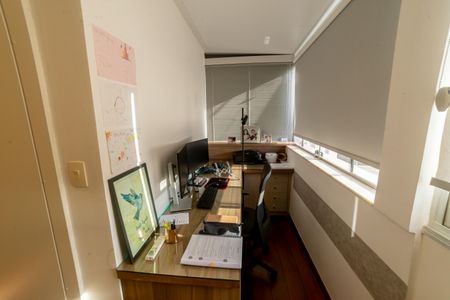 Apartamento à venda com 189m², 3 quartos e 3 vagas Apartamento à venda com 189m², 3 quartos e 3 vagasQuarto 2