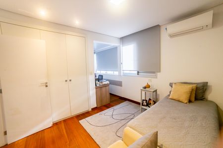 Apartamento à venda com 189m², 3 quartos e 3 vagas Apartamento à venda com 189m², 3 quartos e 3 vagasQuarto 2