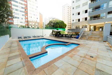 Apartamento à venda com 189m², 3 quartos e 3 vagas Apartamento à venda com 189m², 3 quartos e 3 vagasÁrea comum - Piscina