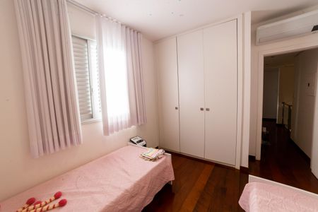 Apartamento à venda com 189m², 3 quartos e 3 vagas Apartamento à venda com 189m², 3 quartos e 3 vagasQuarto 1
