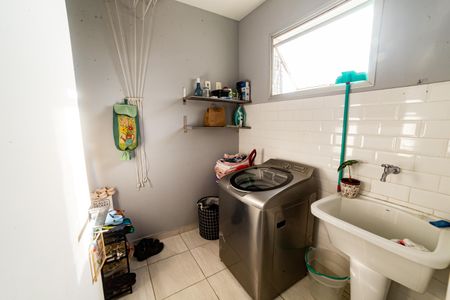 Apartamento à venda com 189m², 3 quartos e 3 vagas Apartamento à venda com 189m², 3 quartos e 3 vagasÁrea de Serviço