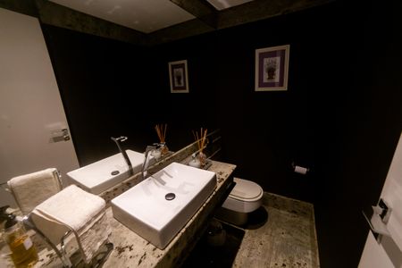 Apartamento à venda com 189m², 3 quartos e 3 vagas Apartamento à venda com 189m², 3 quartos e 3 vagasLavabo