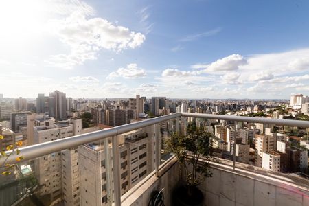 Apartamento à venda com 189m², 3 quartos e 3 vagas Apartamento à venda com 189m², 3 quartos e 3 vagasVista