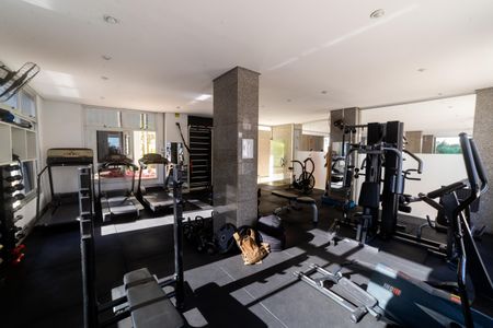 Apartamento à venda com 189m², 3 quartos e 3 vagas Apartamento à venda com 189m², 3 quartos e 3 vagasÁrea comum - Academia