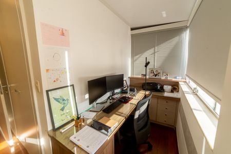 Apartamento à venda com 189m², 3 quartos e 3 vagas Apartamento à venda com 189m², 3 quartos e 3 vagasQuarto 2