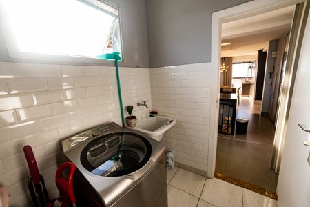 Apartamento à venda com 189m², 3 quartos e 3 vagas Apartamento à venda com 189m², 3 quartos e 3 vagasÁrea de Serviço