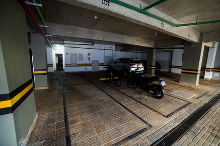 Apartamento à venda com 189m², 3 quartos e 3 vagas Apartamento à venda com 189m², 3 quartos e 3 vagasGaragem