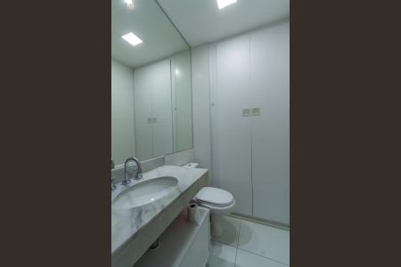 Apartamento à venda com 77m², 2 quartos e 1 vagaBanheiro Social