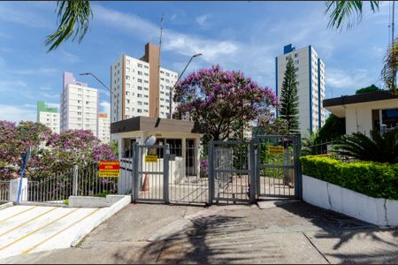 Apartamento para alugar com 51m², 2 quartos e 1 vaga Apartamento para alugar com 51m², 2 quartos e 1 vagaFachada
