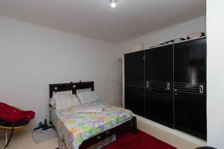 Casa à venda com 210m², 4 quartos e 2 vagas Casa à venda com 210m², 4 quartos e 2 vagasQuarto Casa1