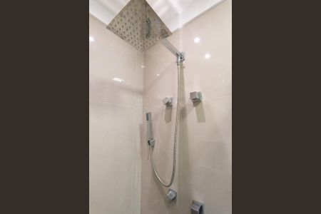 Apartamento à venda com 107m², 2 quartos e 2 vagasBanheiro da Suíte 2