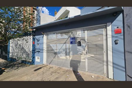 Casa à venda com 165m², 4 quartos e 2 vagas Casa à venda com 165m², 4 quartos e 2 vagasFachada