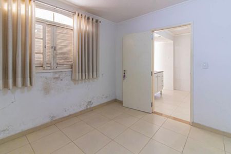 Casa à venda com 224m², 3 quartos e 3 vagas Casa à venda com 224m², 3 quartos e 3 vagasQuarto - Edícula