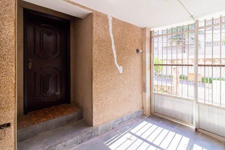 Casa à venda com 224m², 3 quartos e 3 vagas Casa à venda com 224m², 3 quartos e 3 vagasEntrada