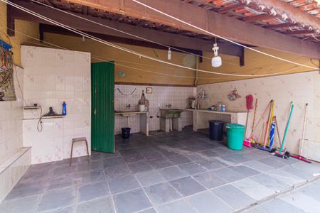 Casa à venda com 224m², 3 quartos e 3 vagas Casa à venda com 224m², 3 quartos e 3 vagasÁrea de Serviço