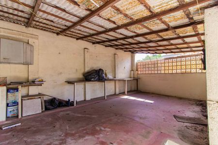 Casa à venda com 224m², 3 quartos e 3 vagas Casa à venda com 224m², 3 quartos e 3 vagasÁrea externa